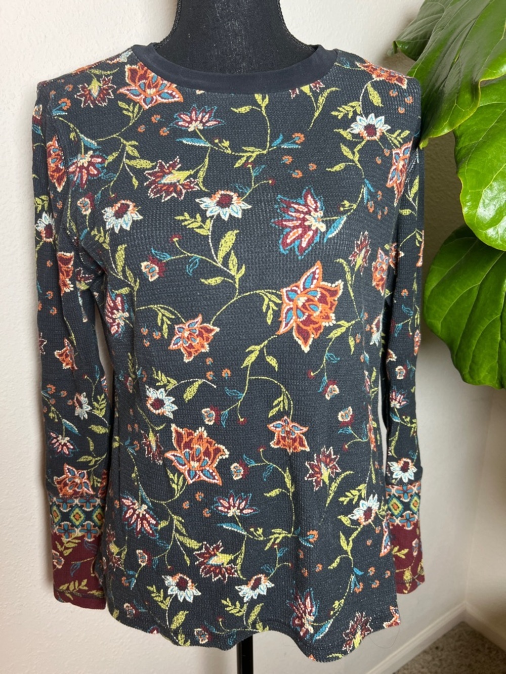 Sundance Women’s Navy Blue Floral Waffle Weave Pullover Long Sleeve Top Large